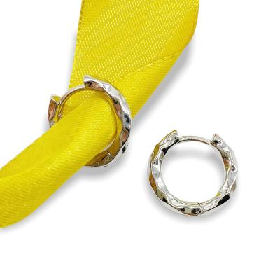 Серьги Конго Мятые грани, серебристые, 19 мм, 13.23