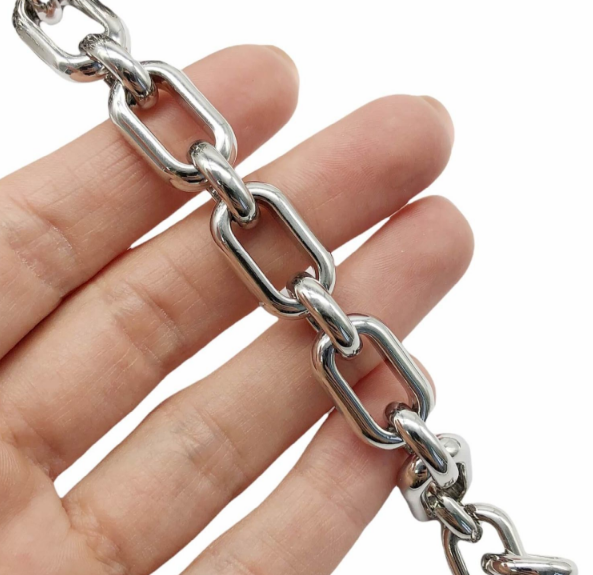Цепь крупная, серебристая, 30 см