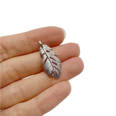 Подвеска Перо, серебристая, матовая, 25х13 мм