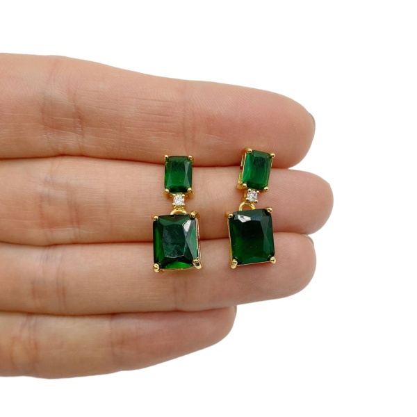 Серьги пусеты Изумрудные кристаллы, с заглушками, 21х8 мм, 16.63